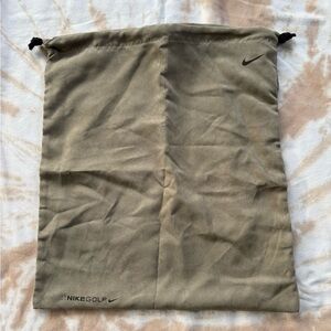Nike Golf Drawstring Shoe Bag in Greyish Tan